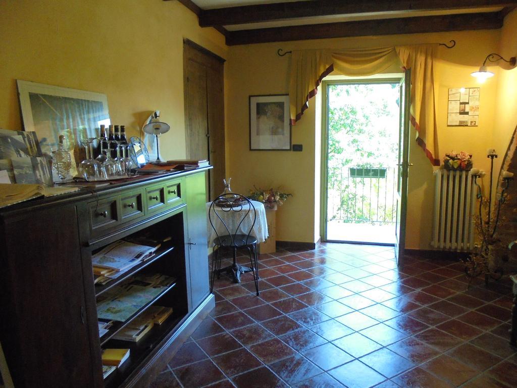 Agriturismo La Terrazza Sul Bosco Villa Barolo Exterior photo