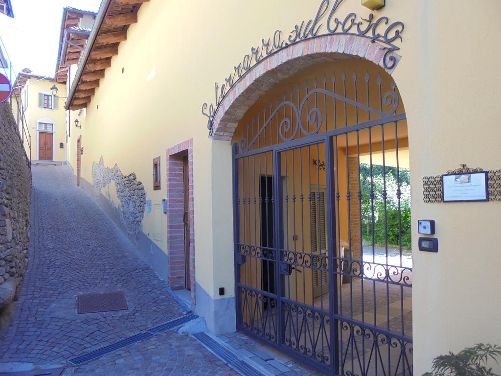 Agriturismo La Terrazza Sul Bosco Villa Barolo Exterior photo