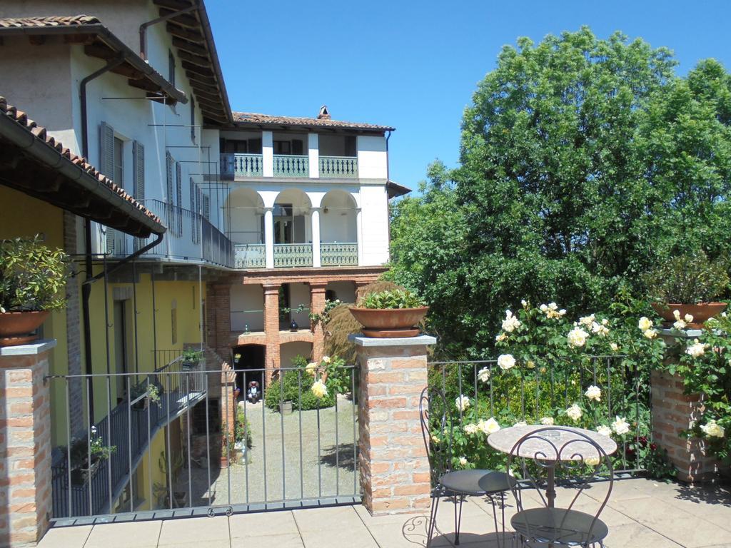 Agriturismo La Terrazza Sul Bosco Villa Barolo Exterior photo