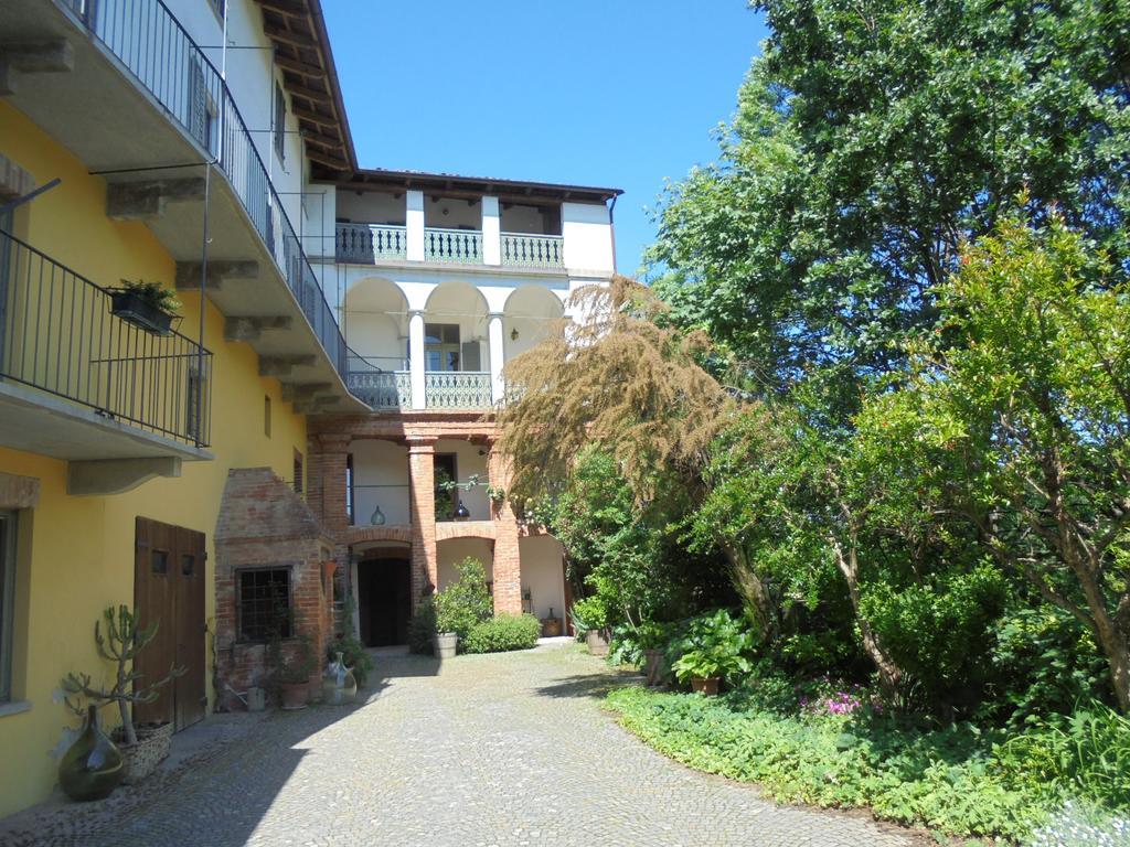 Agriturismo La Terrazza Sul Bosco Villa Barolo Exterior photo