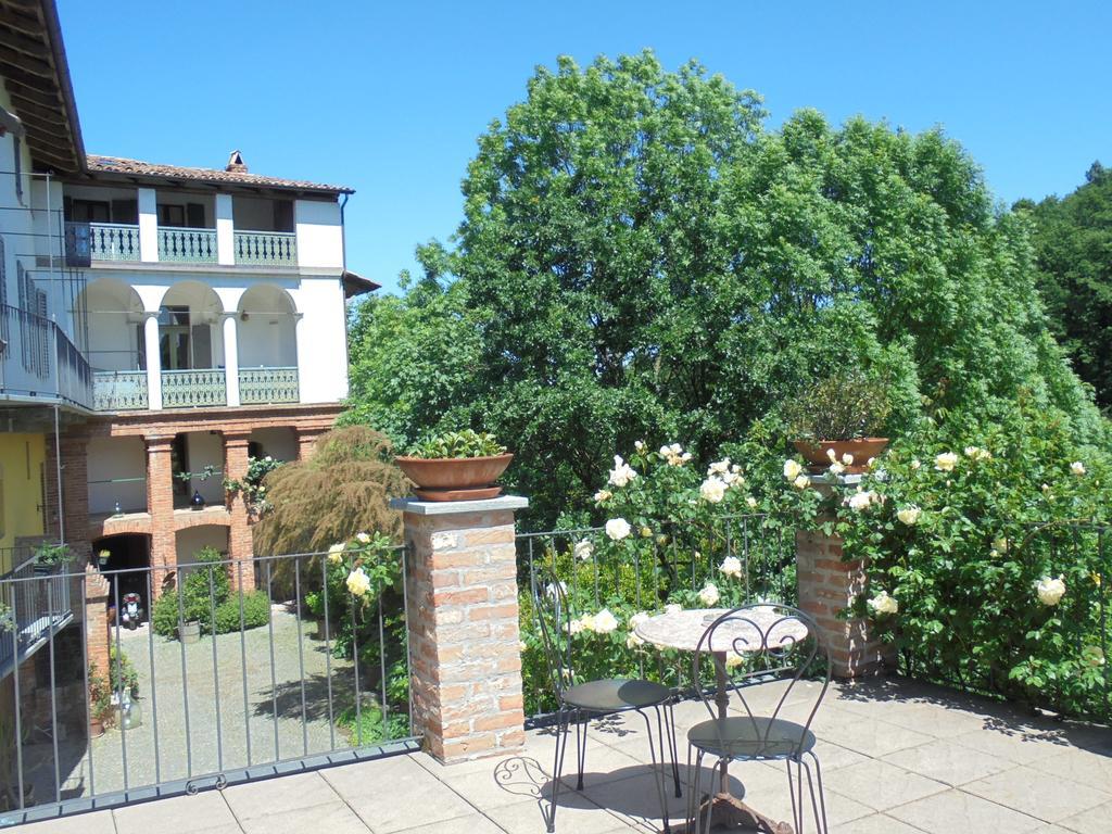 Agriturismo La Terrazza Sul Bosco Villa Barolo Exterior photo