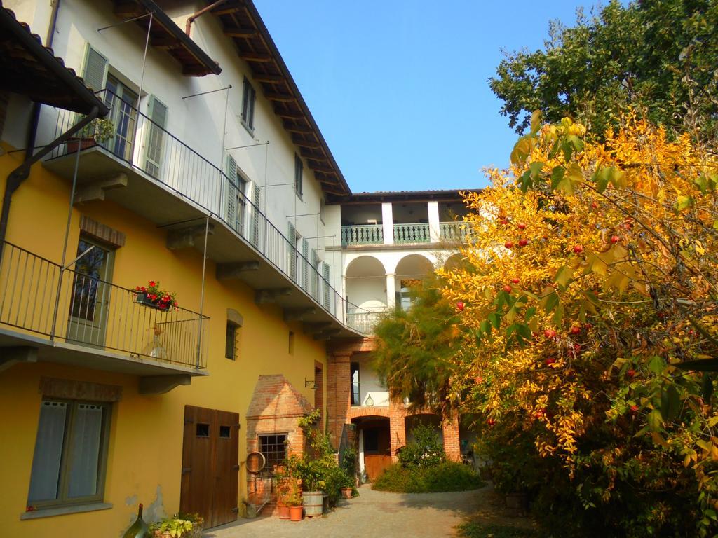 Agriturismo La Terrazza Sul Bosco Villa Barolo Exterior photo